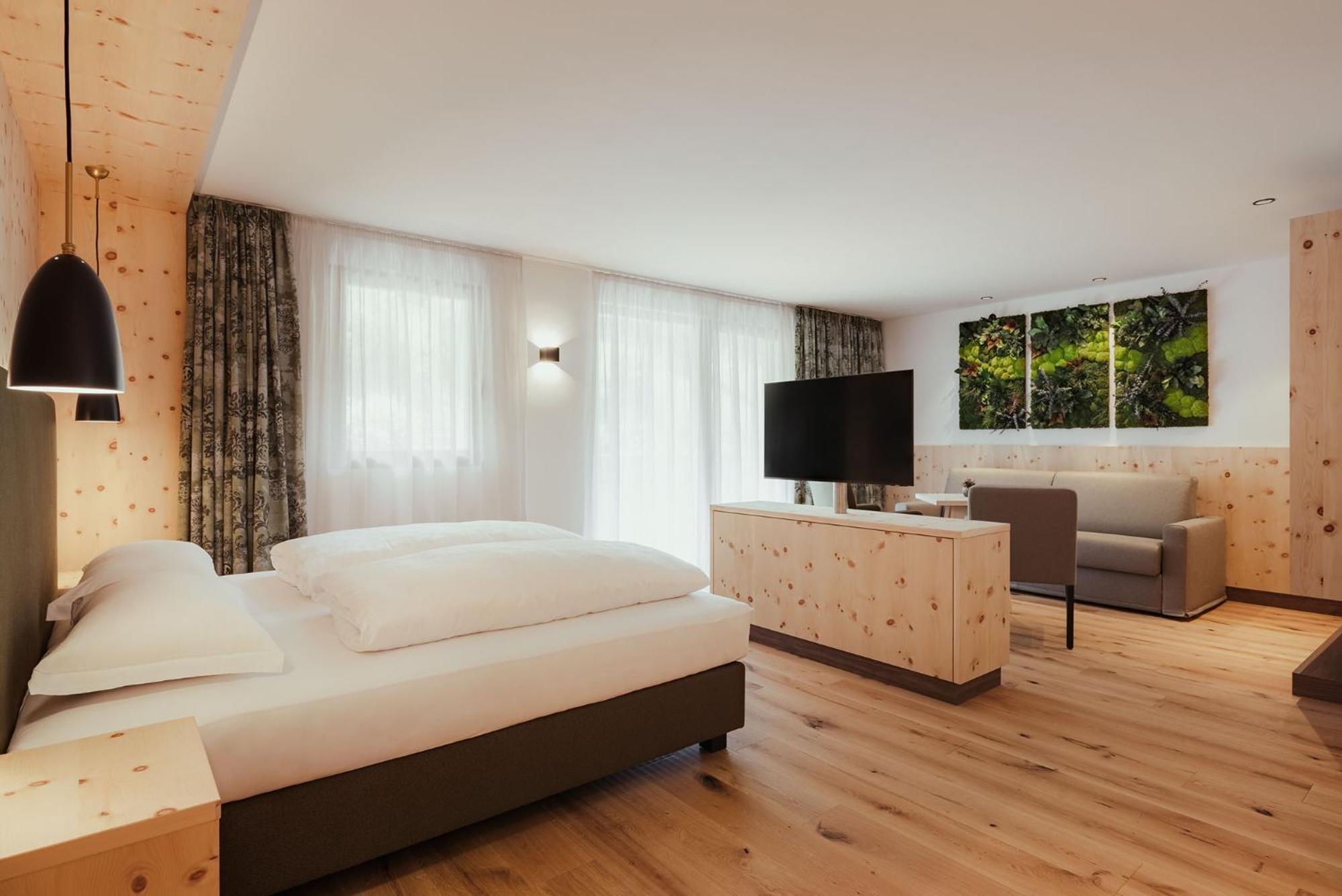 Double Room,1571290793:JPEG